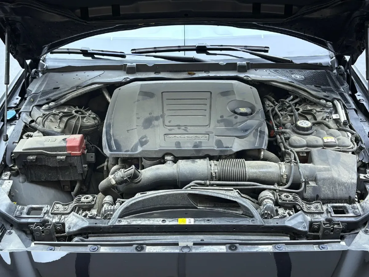 2023 Jaguar XEL 2.0T 250HP L4 8AT,autocango,china used car exporter,china ev exporter,chinese used car exporter,chinese used ev exporter