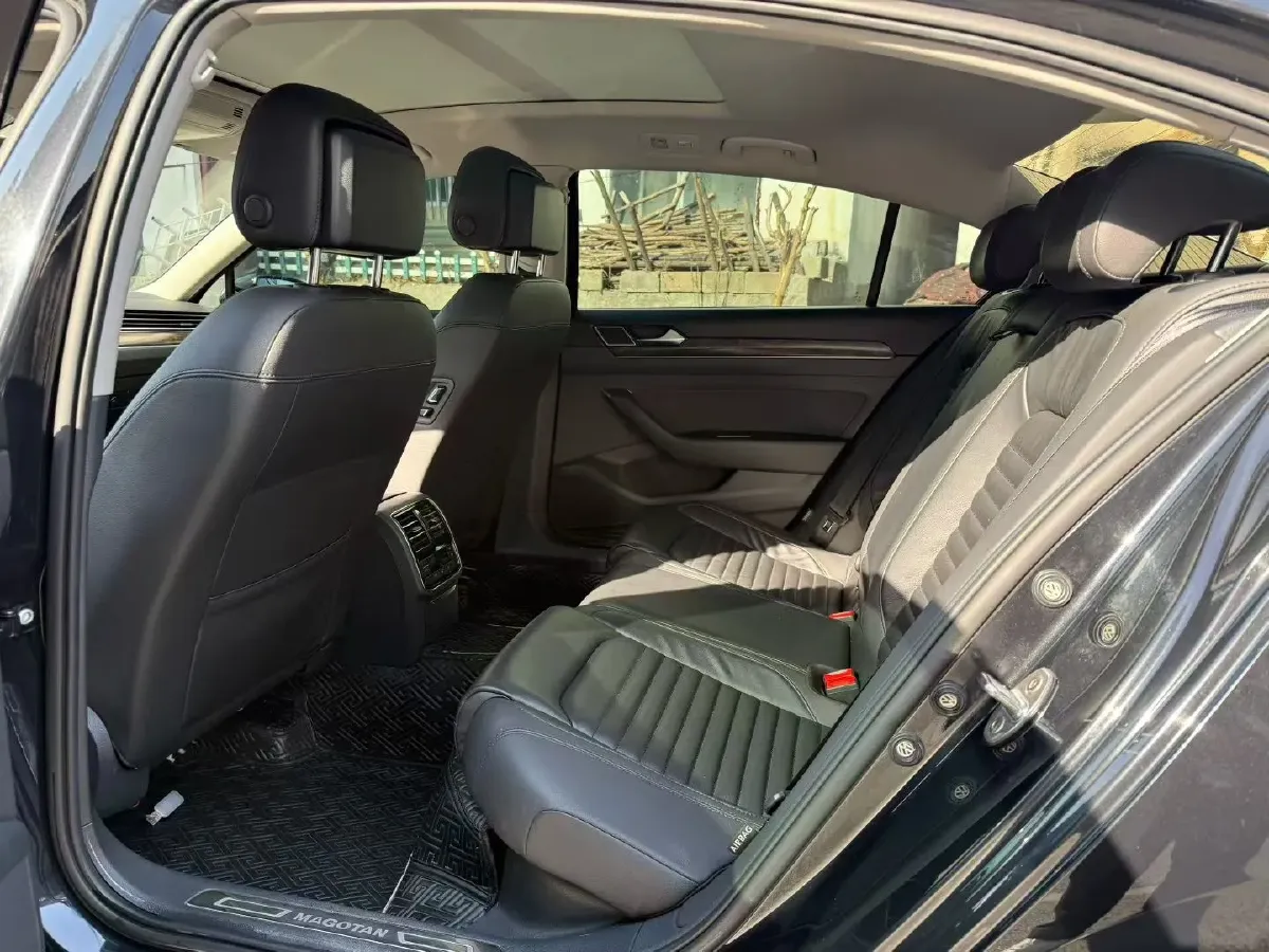 2019 Volkswagen Magotan 2.0T 186HP L4 7DCT,autocango,china used car exporter,china ev exporter,chinese used car exporter,chinese used ev exporter