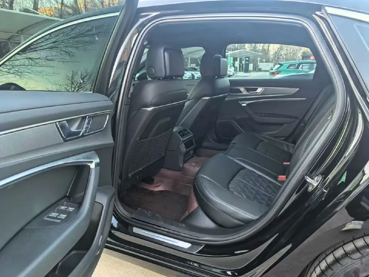 2023 Audi A6L 2.0T 245HP L4 7DCT,autocango,china used car exporter,china ev exporter,chinese used car exporter,chinese used ev exporter