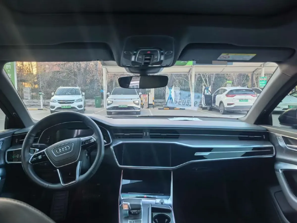 2023 Audi A6L 2.0T 245HP L4 7DCT,autocango,china used car exporter,china ev exporter,chinese used car exporter,chinese used ev exporter