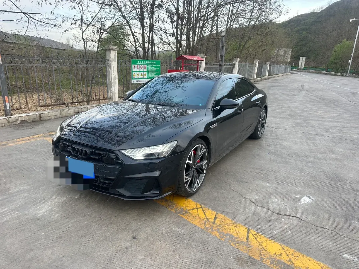 2023 Audi A7L 2.0T 245HP L4 7DCT,autocango,china used car exporter,china ev exporter,chinese used car exporter,chinese used ev exporter