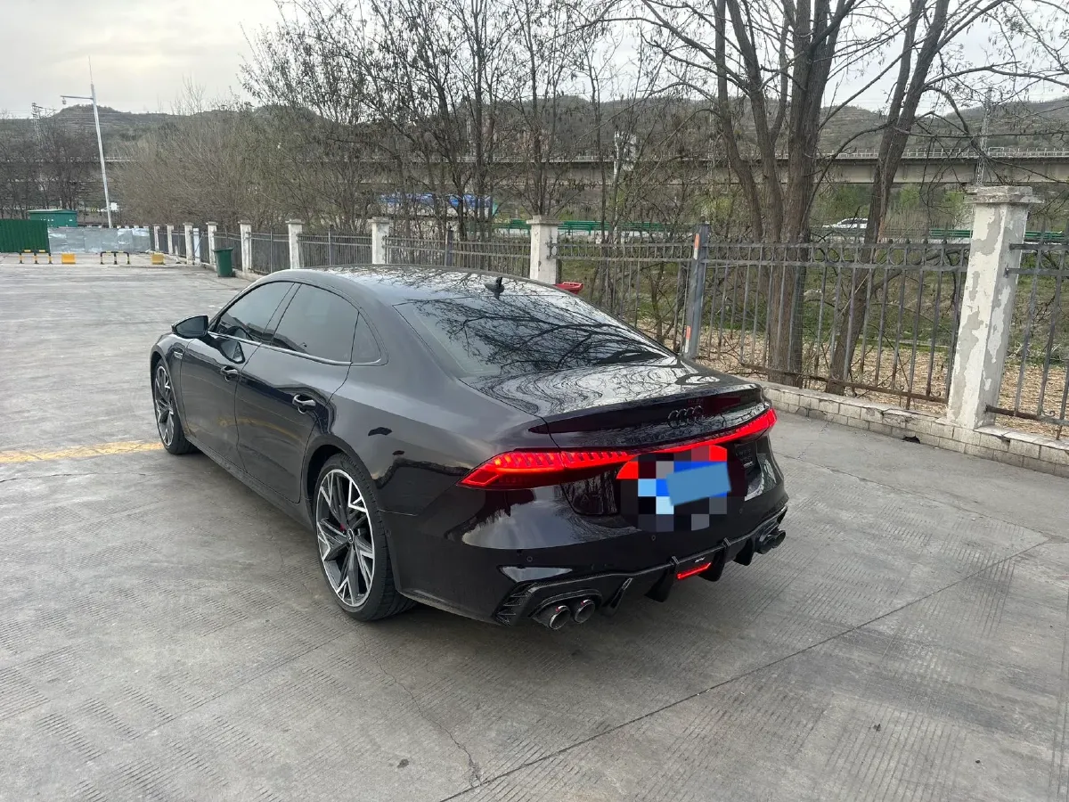 2023 Audi A7L 2.0T 245HP L4 7DCT,autocango,china used car exporter,china ev exporter,chinese used car exporter,chinese used ev exporter