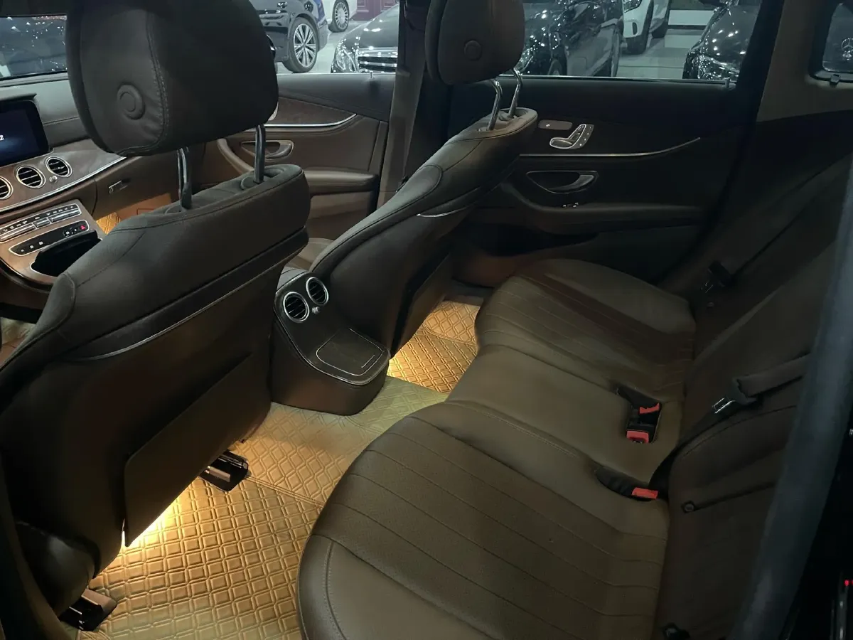 2021 Mercedes-Benz E Class 2.0T 258HP L4 9AT,autocango,china used car exporter,china ev exporter,chinese used car exporter,chinese used ev exporter