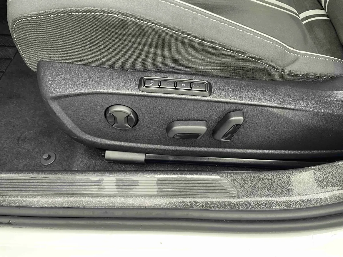 2021 Volkswagen Golf 1.4T 150HP L4 7DCT,autocango,china used car exporter,china ev exporter,chinese used car exporter,chinese used ev exporter