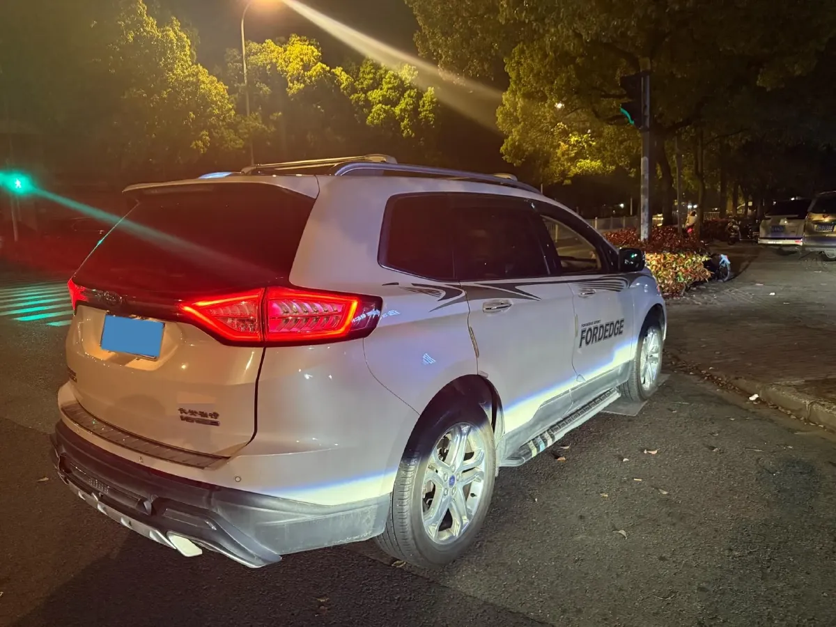 2016 Ford Edge 2.0T 245HP L4 6AT,autocango,china used car exporter,china ev exporter,chinese used car exporter,chinese used ev exporter