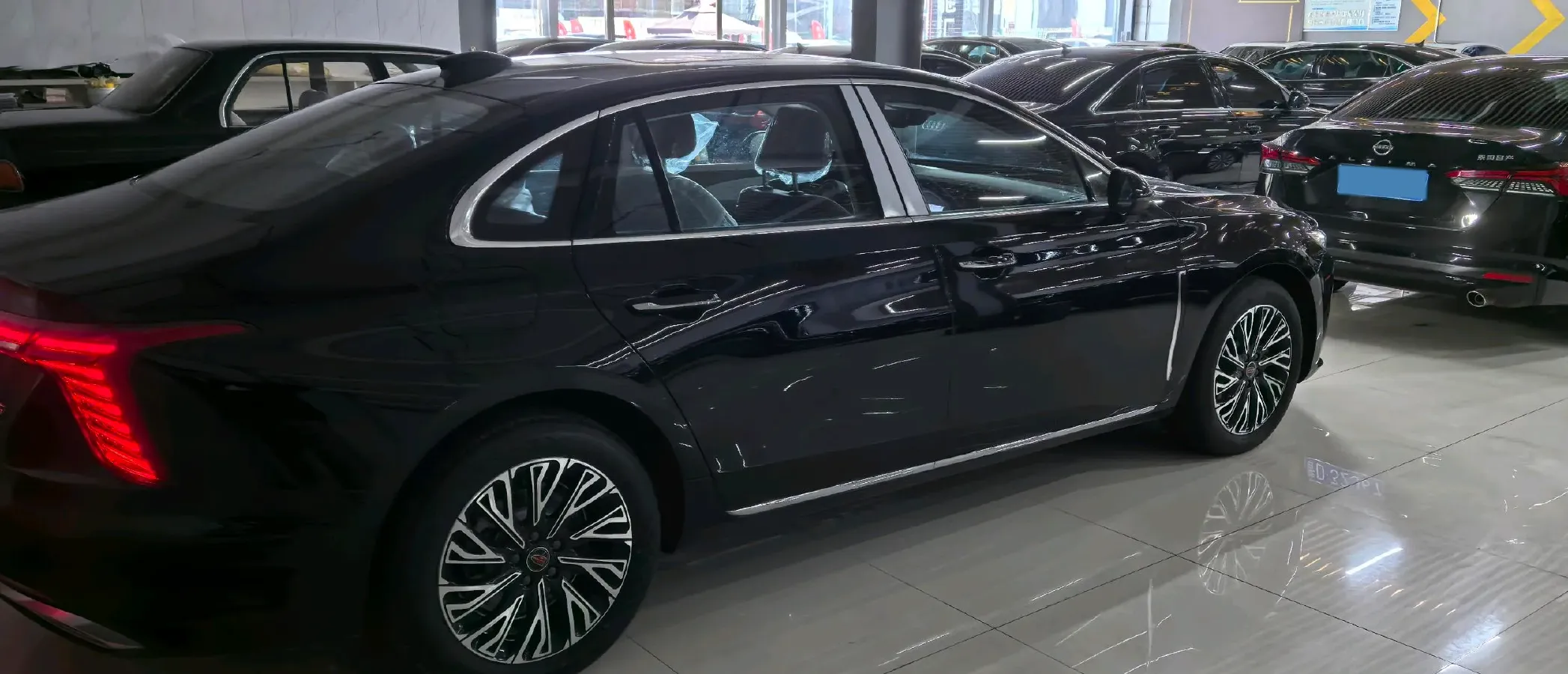 2025 HongQi H5 1.5T 169HP L4 1DHT Hybrid,autocango,china used car exporter,china ev exporter,chinese used car exporter,chinese used ev exporter