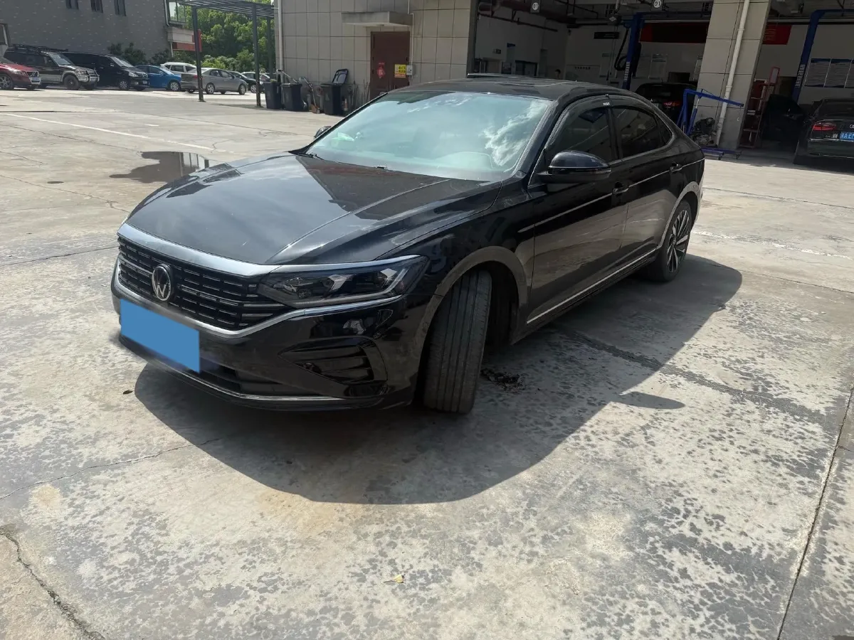 2023 Volkswagen Passat 2.0T 186HP L4 7DCT,autocango,china used car exporter,china ev exporter,chinese used car exporter,chinese used ev exporter