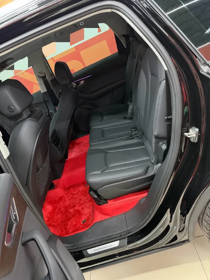 2023 Audi Q7 2.0T 265HP L4 8AT,autocango,china used car exporter,china ev exporter,chinese used car exporter,chinese used ev exporter