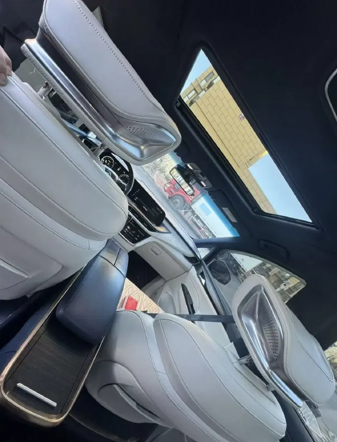 2020 Buick GL8 2.0T 237HP L4 9AT,autocango,china used car exporter,china ev exporter,chinese used car exporter,chinese used ev exporter