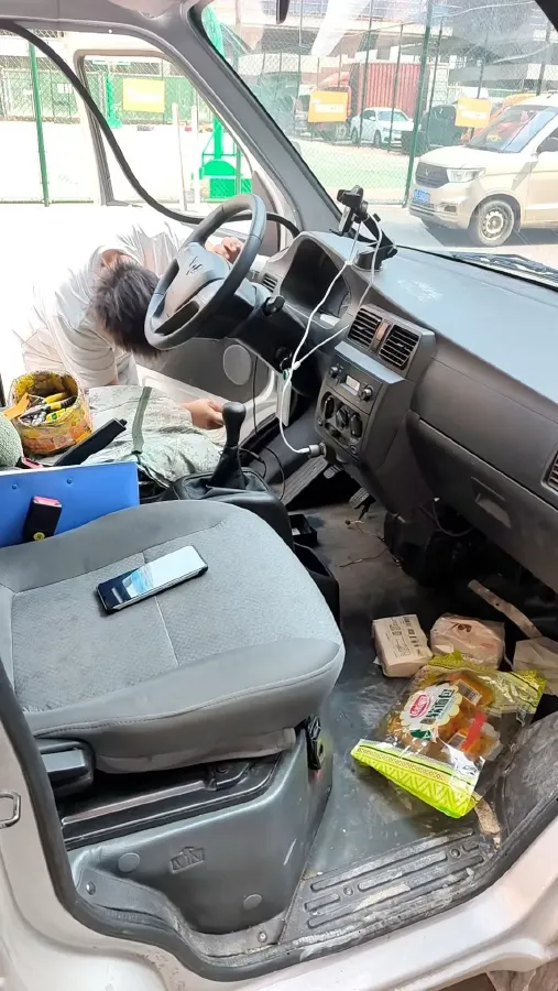 2022 WuLing RongGuang Mini Truck 1.5L 99HP L4 5MT,autocango,china used car exporter,china ev exporter,chinese used car exporter,chinese used ev exporter