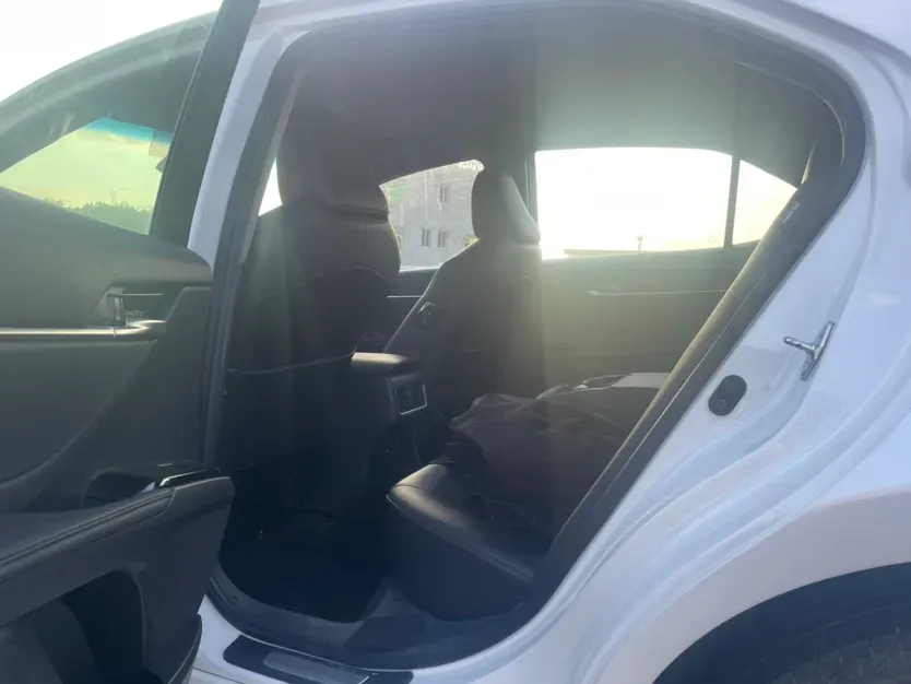 2021 Toyota Camry 2.0L 178HP L4 CVT,autocango,china used car exporter,china ev exporter,chinese used car exporter,chinese used ev exporter