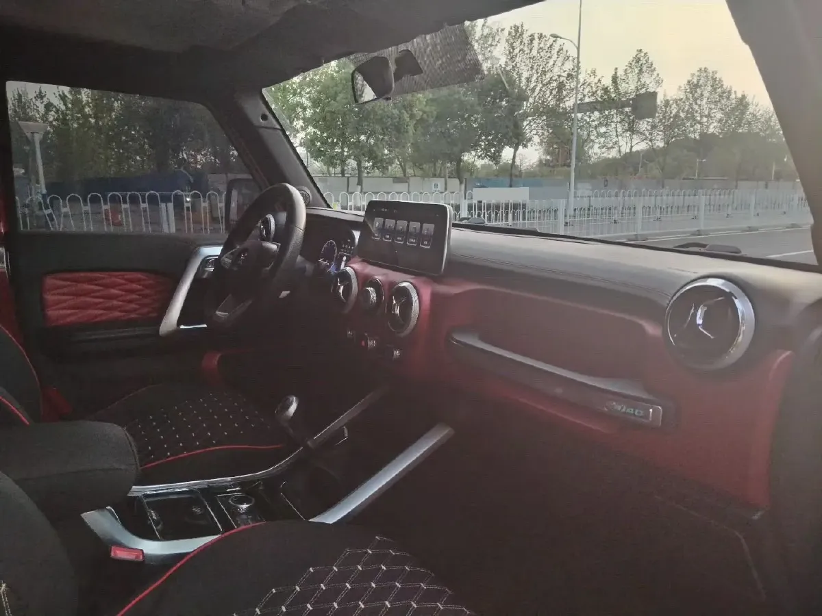 2018 Beijing BJ40 2.0T 204HP L4 5MT,autocango,china used car exporter,china ev exporter,chinese used car exporter,chinese used ev exporter