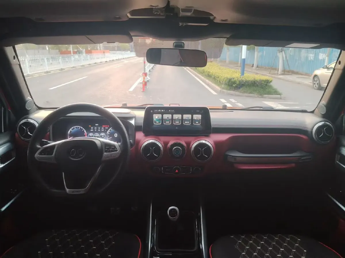 2018 Beijing BJ40 2.0T 204HP L4 5MT,autocango,china used car exporter,china ev exporter,chinese used car exporter,chinese used ev exporter