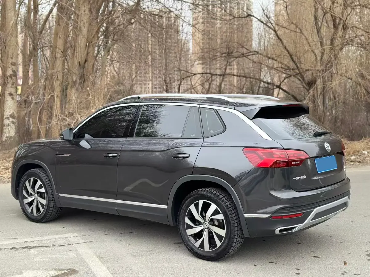 2019 MINI CLUBMAN 1.5T 102HP L3 6AT,autocango,china used car exporter,china ev exporter,chinese used car exporter,chinese used ev exporter