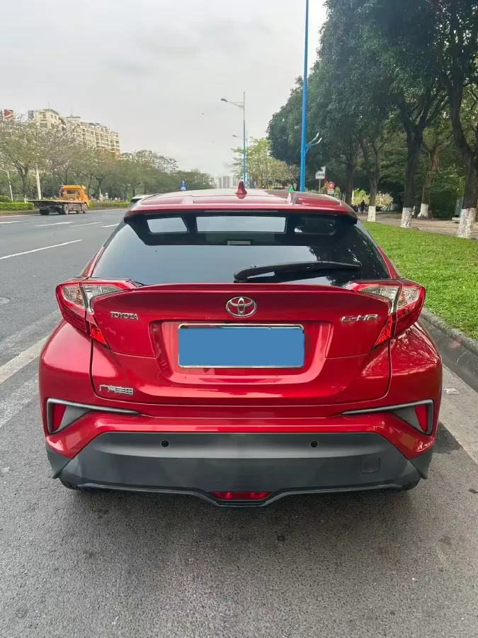 2018 Toyota C-HR 2.0L 171HP L4 CVT,autocango,china used car exporter,china ev exporter,chinese used car exporter,chinese used ev exporter