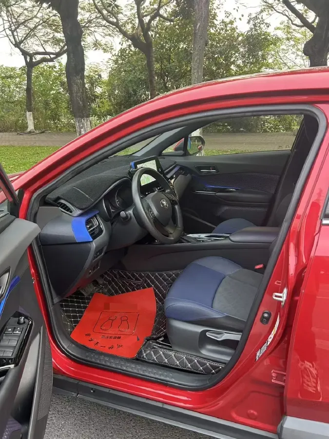 2018 Toyota C-HR 2.0L 171HP L4 CVT,autocango,china used car exporter,china ev exporter,chinese used car exporter,chinese used ev exporter