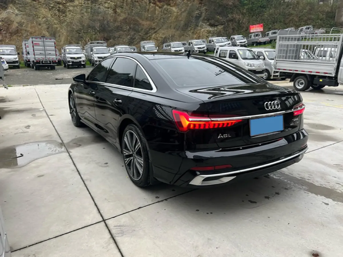 2025 Audi A6L 2.0T 245HP L4 7DCT,autocango,china used car exporter,china ev exporter,chinese used car exporter,chinese used ev exporter