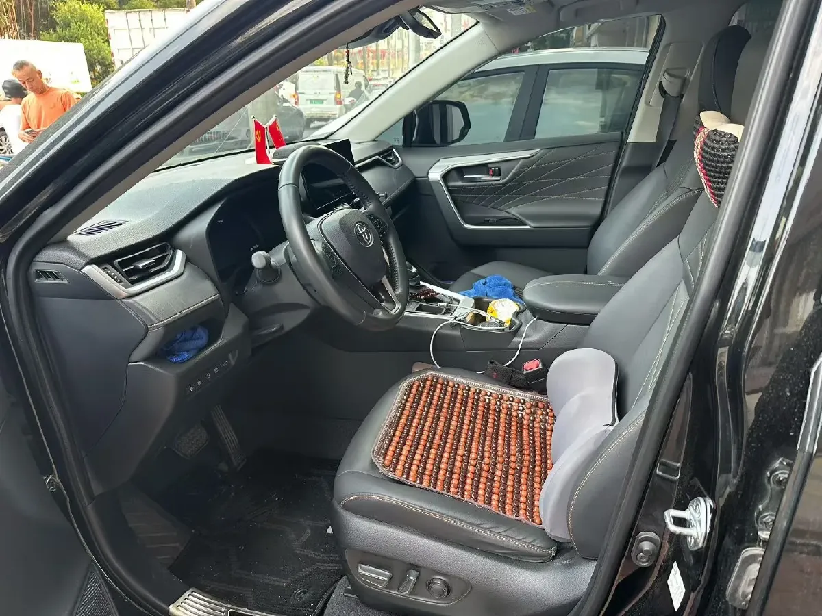 2024 Toyota RAV4 2.0L 171HP L4 CVT,autocango,china used car exporter,china ev exporter,chinese used car exporter,chinese used ev exporter