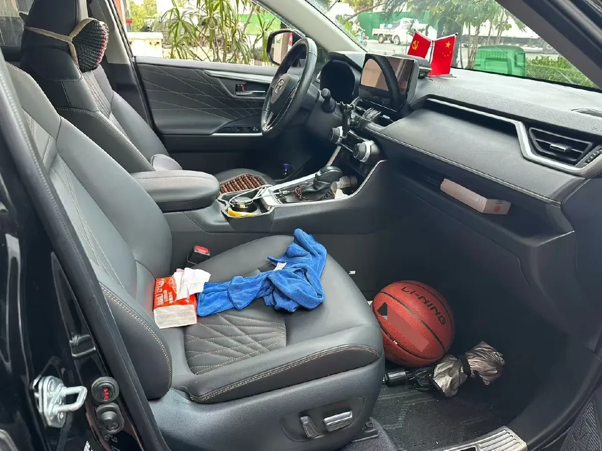 2024 Toyota RAV4 2.0L 171HP L4 CVT,autocango,china used car exporter,china ev exporter,chinese used car exporter,chinese used ev exporter