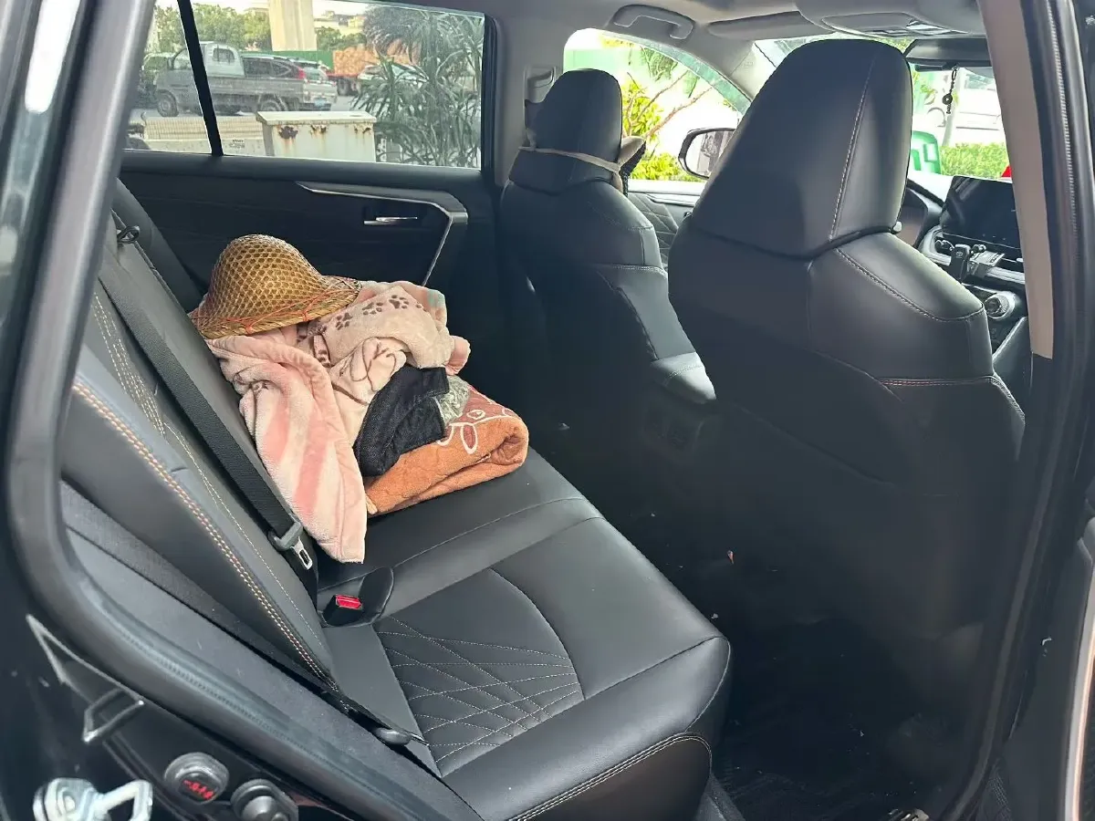 2024 Toyota RAV4 2.0L 171HP L4 CVT,autocango,china used car exporter,china ev exporter,chinese used car exporter,chinese used ev exporter