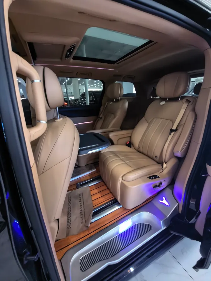 2024 Voyah Dream 1.5T 150HP L4 PHEV 43KWH,autocango,china used car exporter,china ev exporter,chinese used car exporter,chinese used ev exporter