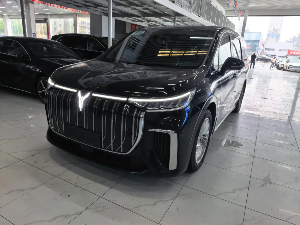 2024 Voyah Dream 1.5T 150HP L4 PHEV 43KWH,autocango,china used car exporter,china ev exporter,chinese used car exporter,chinese used ev exporter