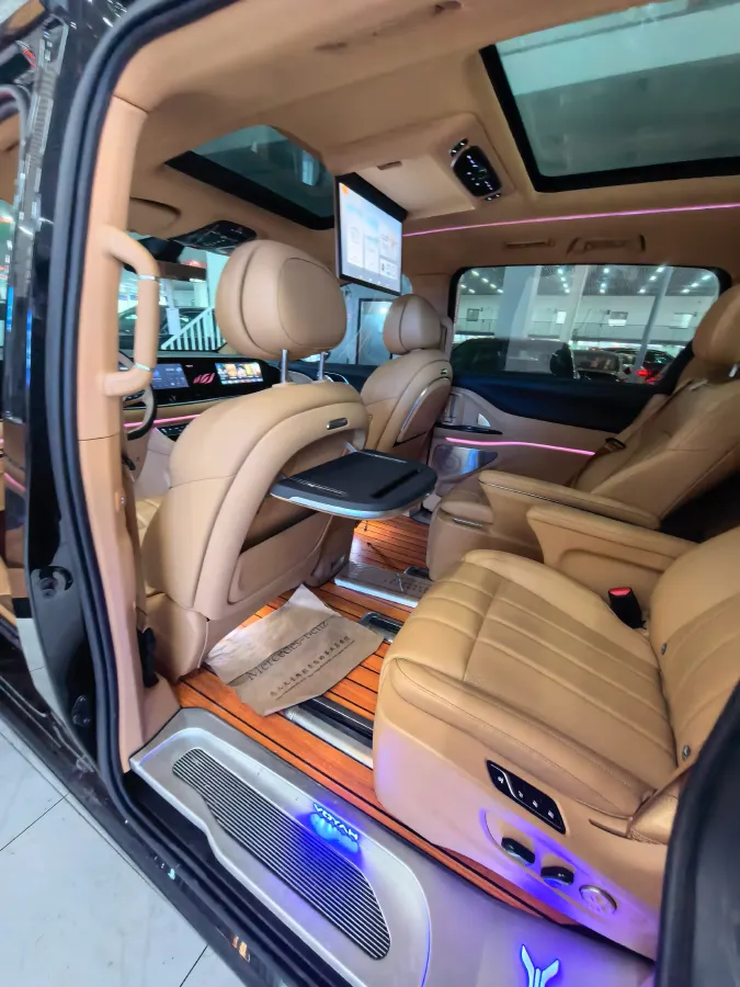 2024 Voyah Dream 1.5T 150HP L4 PHEV 43KWH,autocango,china used car exporter,china ev exporter,chinese used car exporter,chinese used ev exporter