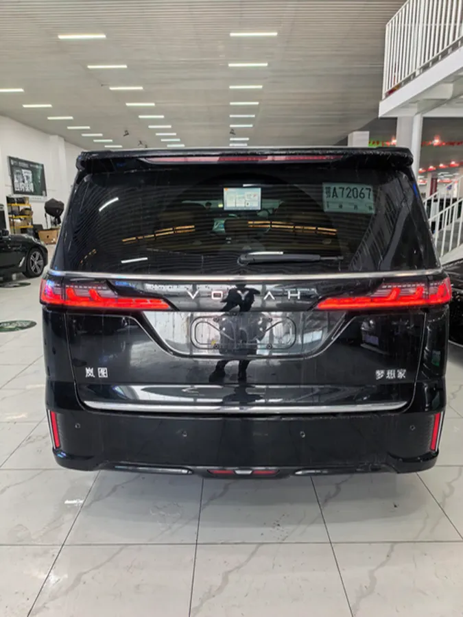 2024 Voyah Dream 1.5T 150HP L4 PHEV 43KWH,autocango,china used car exporter,china ev exporter,chinese used car exporter,chinese used ev exporter