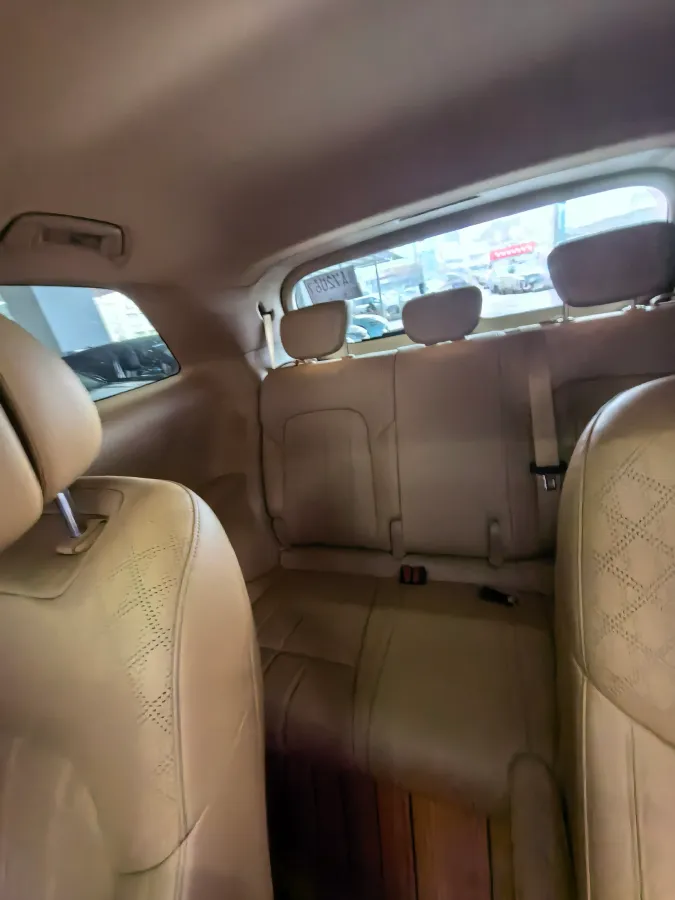 2024 Voyah Dream 1.5T 150HP L4 PHEV 43KWH,autocango,china used car exporter,china ev exporter,chinese used car exporter,chinese used ev exporter