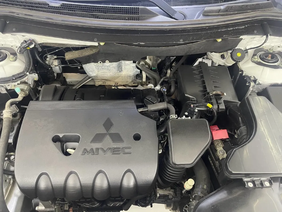 2021 Mitsubishi Outlander 2.0L 166HP L4 CVT,autocango,china used car exporter,china ev exporter,chinese used car exporter,chinese used ev exporter