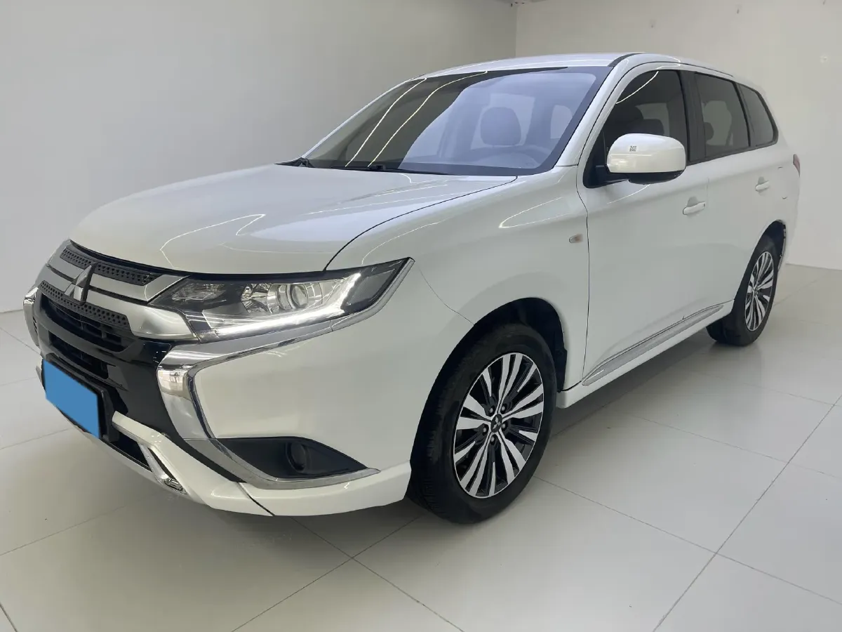 2021 Mitsubishi Outlander 2.0L 166HP L4 CVT,autocango,china used car exporter,china ev exporter,chinese used car exporter,chinese used ev exporter