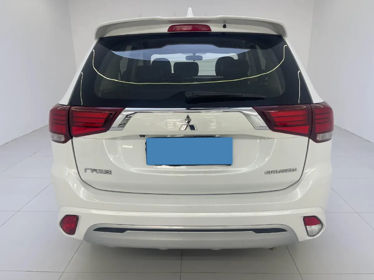 2021 Mitsubishi Outlander 2.0L 166HP L4 CVT,autocango,china used car exporter,china ev exporter,chinese used car exporter,chinese used ev exporter