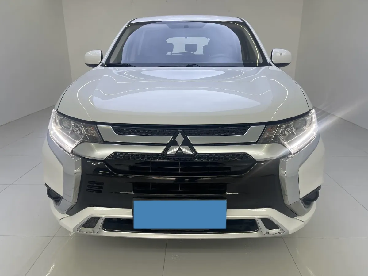 2021 Mitsubishi Outlander 2.0L 166HP L4 CVT,autocango,china used car exporter,china ev exporter,chinese used car exporter,chinese used ev exporter