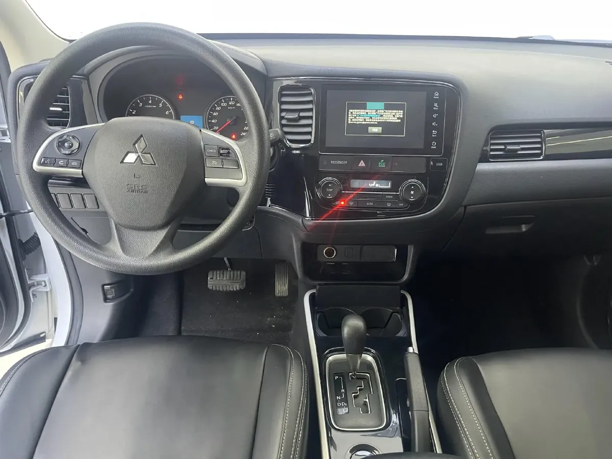 2021 Mitsubishi Outlander 2.0L 166HP L4 CVT,autocango,china used car exporter,china ev exporter,chinese used car exporter,chinese used ev exporter