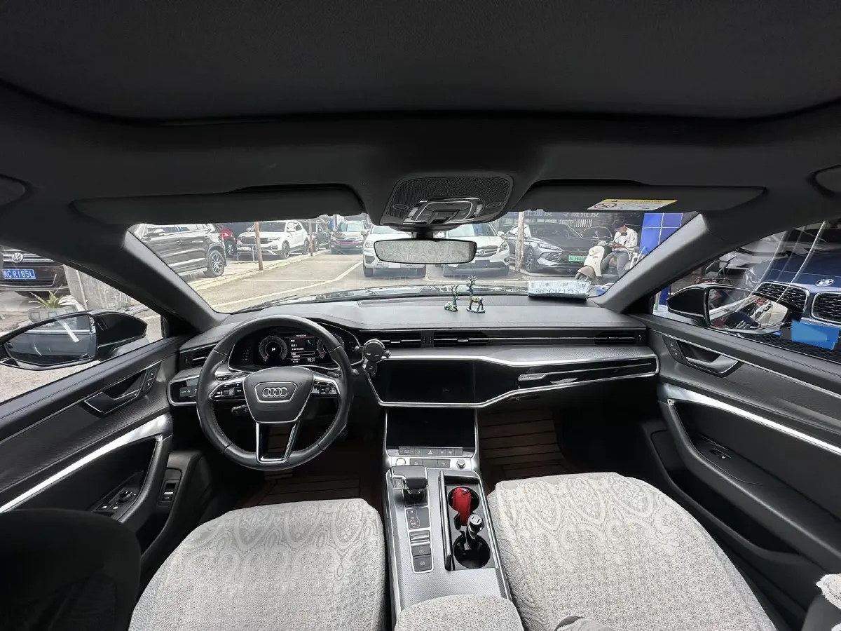 2019 Audi A6L 2.0T 190HP L4 7DCT,autocango,china used car exporter,china ev exporter,chinese used car exporter,chinese used ev exporter