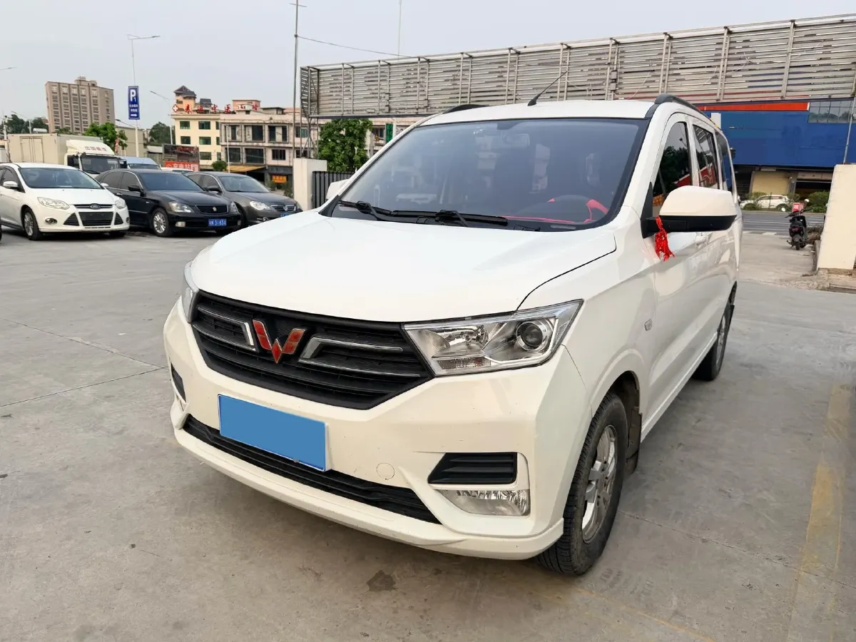 2021 WuLing HongGuang 1.5L 99HP L4 6MT,autocango,china used car exporter,china ev exporter,chinese used car exporter,chinese used ev exporter