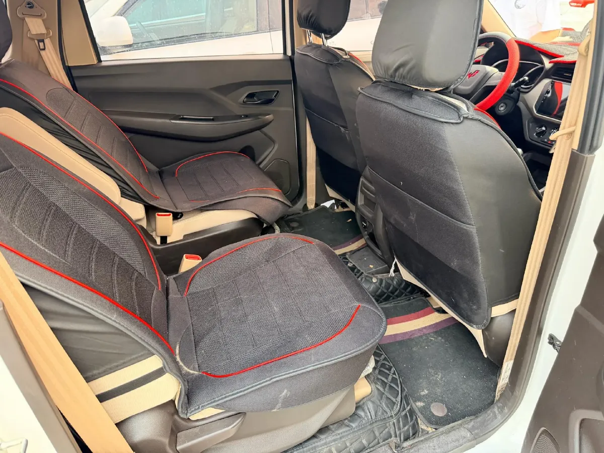 2021 WuLing HongGuang 1.5L 99HP L4 6MT,autocango,china used car exporter,china ev exporter,chinese used car exporter,chinese used ev exporter