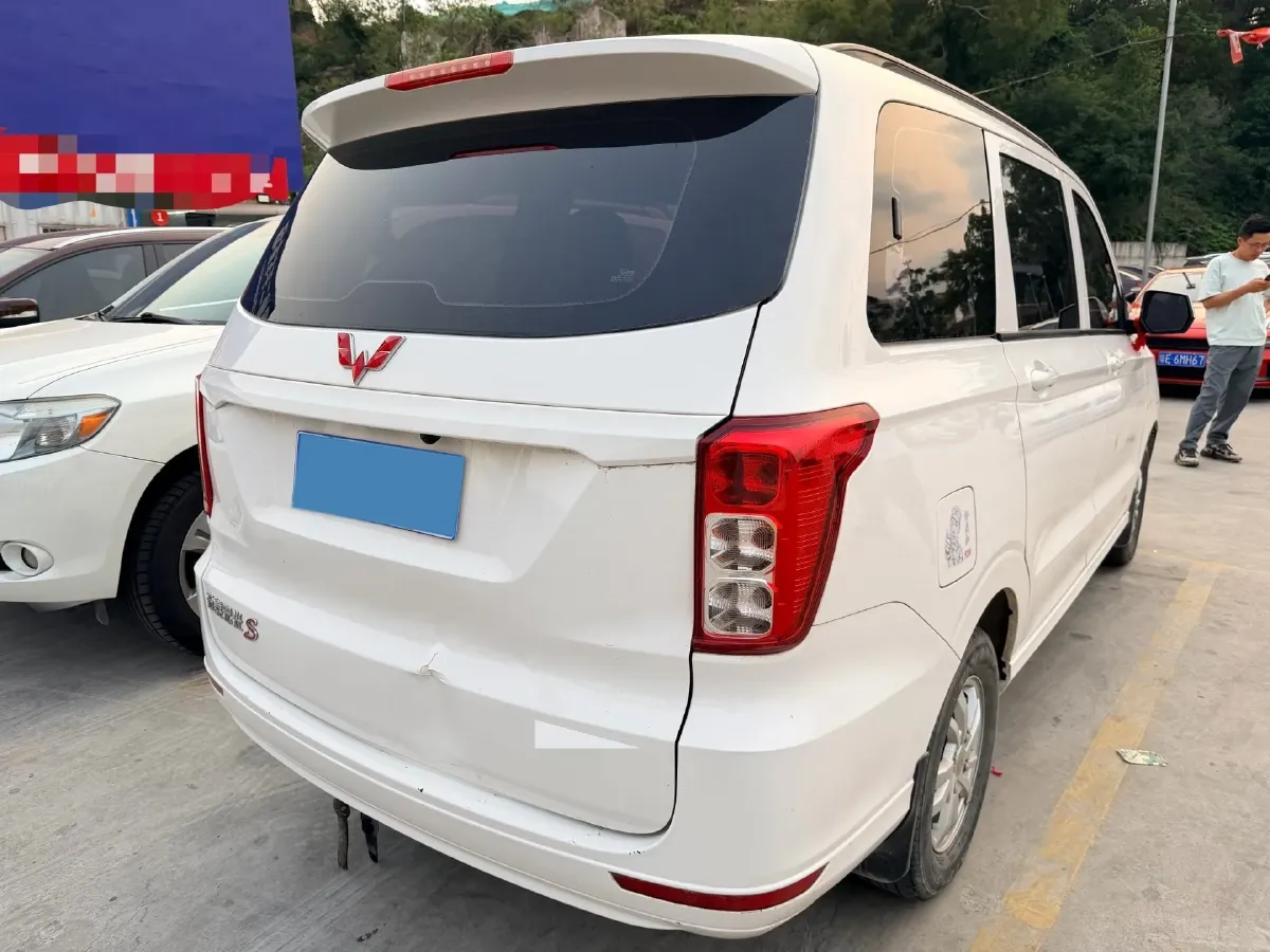 2021 WuLing HongGuang 1.5L 99HP L4 6MT,autocango,china used car exporter,china ev exporter,chinese used car exporter,chinese used ev exporter