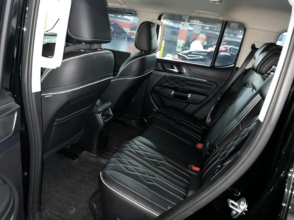 2022 Tank 300 2.0T 227HP L4 8AT,autocango,china used car exporter,china ev exporter,chinese used car exporter,chinese used ev exporter