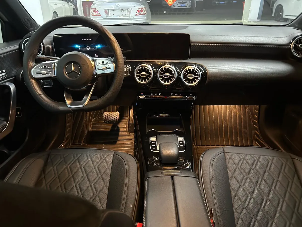 2020 Mercedes-Benz A Class 1.3T 163HP L4 7DCT,autocango,china used car exporter,china ev exporter,chinese used car exporter,chinese used ev exporter