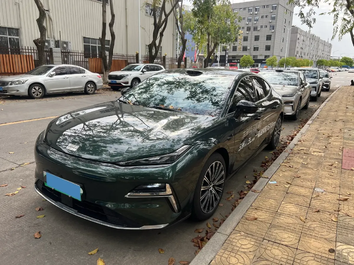 2025 Geely Galaxy Starshine 8 1.5T 163HP L4 3DHT PHEV 27.69KWH,autocango,china used car exporter,china ev exporter,chinese used car exporter,chinese used ev exporter
