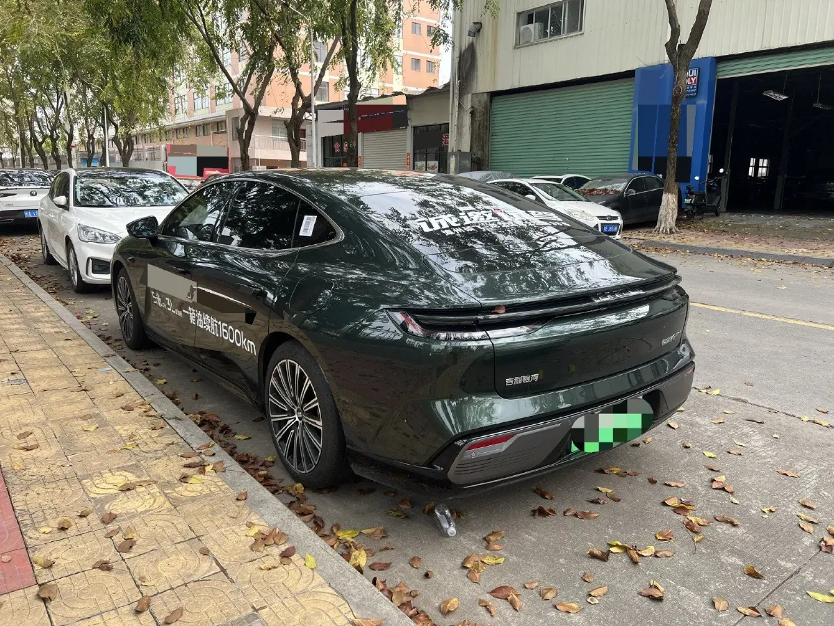 2025 Geely Galaxy Starshine 8 1.5T 163HP L4 3DHT PHEV 27.69KWH,autocango,china used car exporter,china ev exporter,chinese used car exporter,chinese used ev exporter