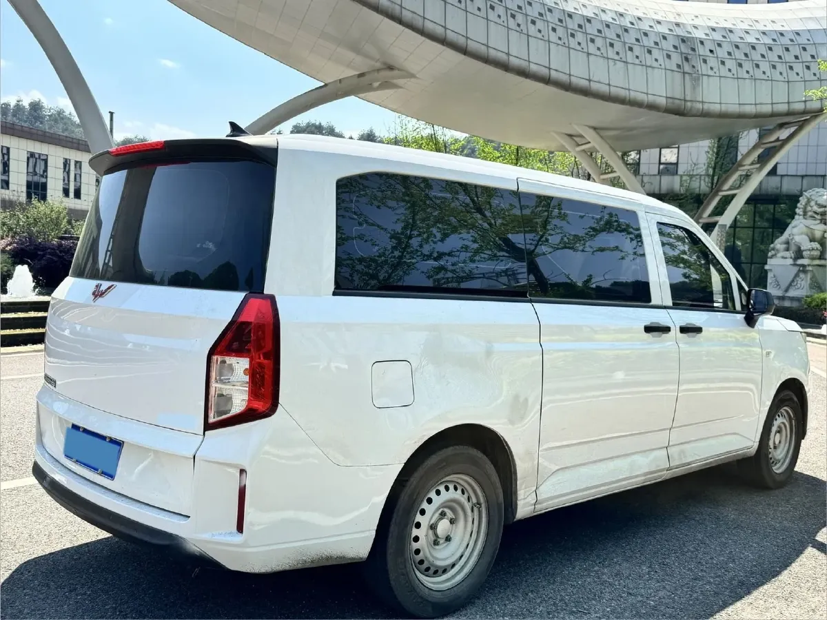 2021 WuLing ZhengChen 1.5T 147HP L4 6MT,autocango,china used car exporter,china ev exporter,chinese used car exporter,chinese used ev exporter