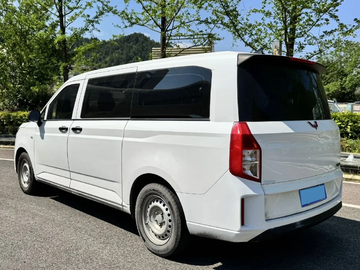 2021 WuLing ZhengChen 1.5T 147HP L4 6MT,autocango,china used car exporter,china ev exporter,chinese used car exporter,chinese used ev exporter