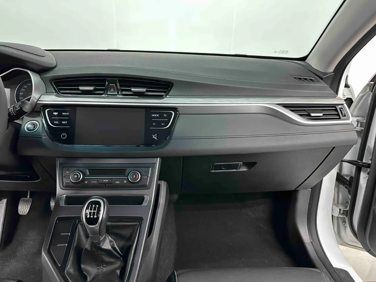 2019 Geely Emgrand 1.5L 109HP L4 5MT,autocango,china used car exporter,china ev exporter,chinese used car exporter,chinese used ev exporter