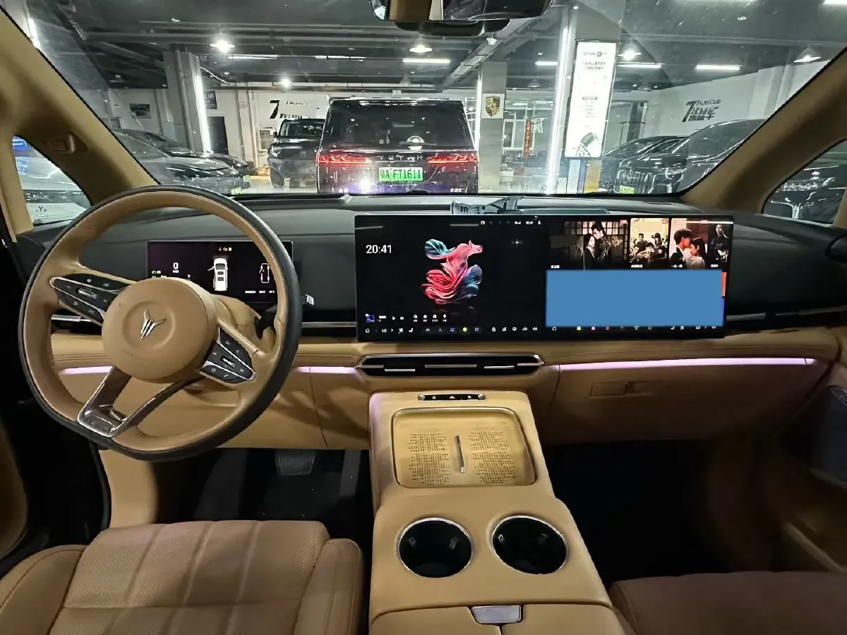 2025 Voyah Dream 1.5T 150HP L4 PHEV 41.7KWH,autocango,china used car exporter,china ev exporter,chinese used car exporter,chinese used ev exporter