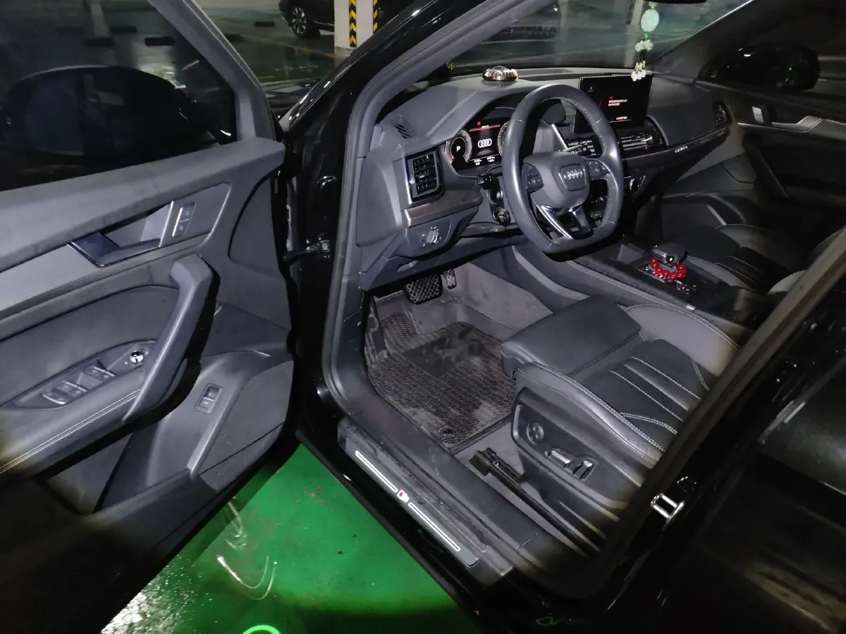 2023 Audi Q5L 2.0T 190HP L4 7DCT,autocango,china used car exporter,china ev exporter,chinese used car exporter,chinese used ev exporter