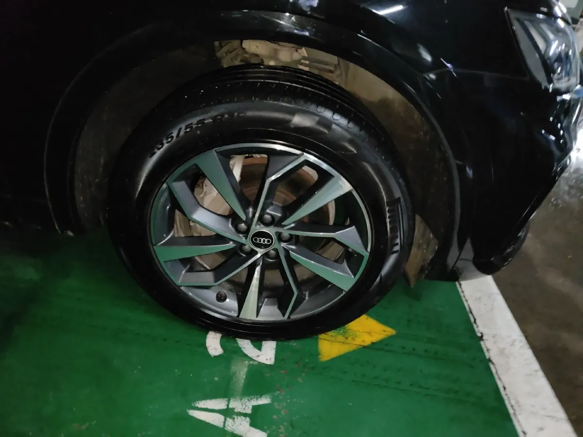 2023 Audi Q5L 2.0T 190HP L4 7DCT,autocango,china used car exporter,china ev exporter,chinese used car exporter,chinese used ev exporter