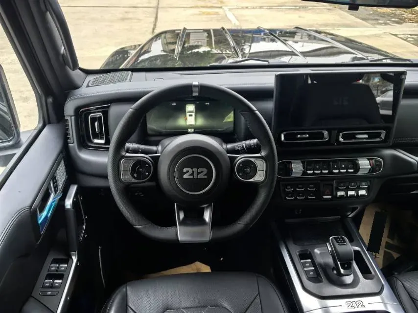 2025 212 212 T01 2.0T 170HP L4 8AT,autocango,china used car exporter,china ev exporter,chinese used car exporter,chinese used ev exporter