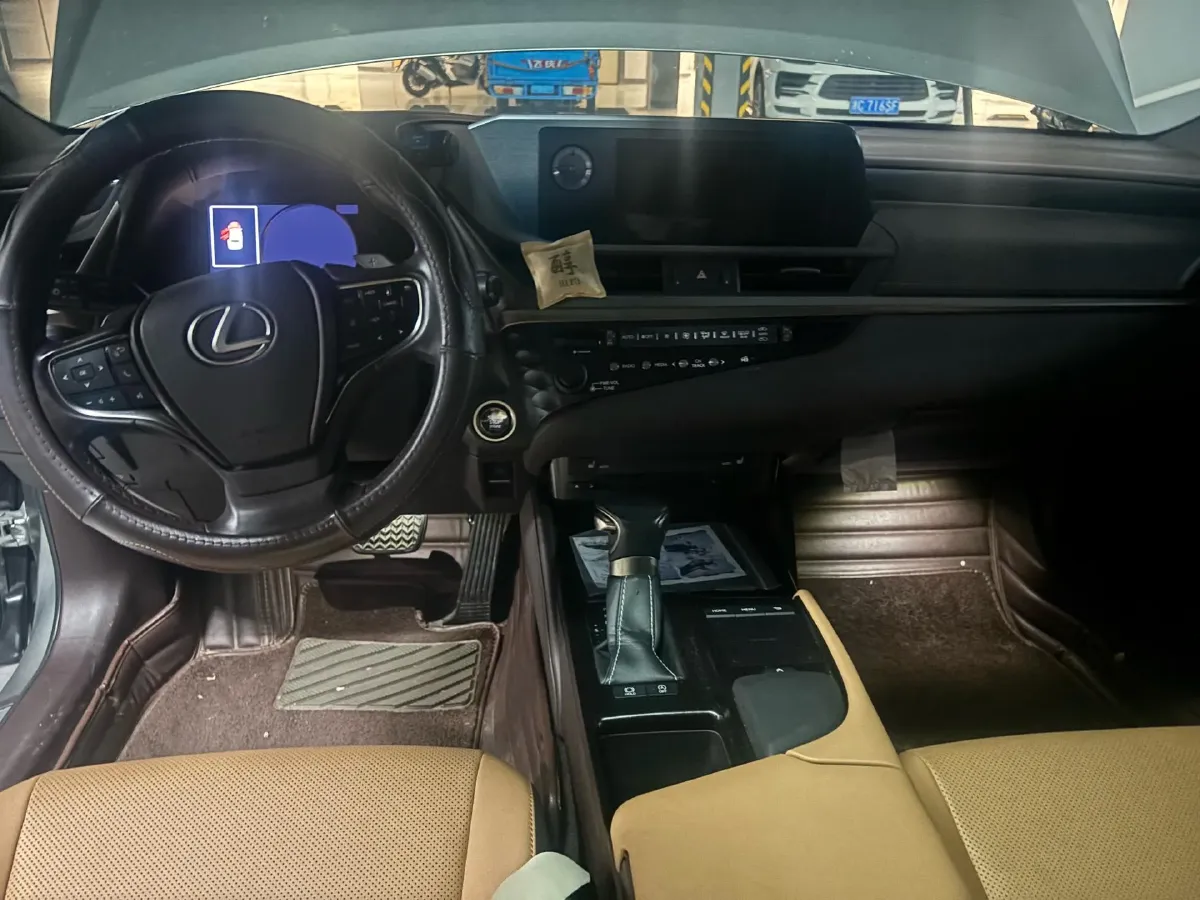 2020 Lexus ES 2.5L 207HP L4 8AT,autocango,china used car exporter,china ev exporter,chinese used car exporter,chinese used ev exporter